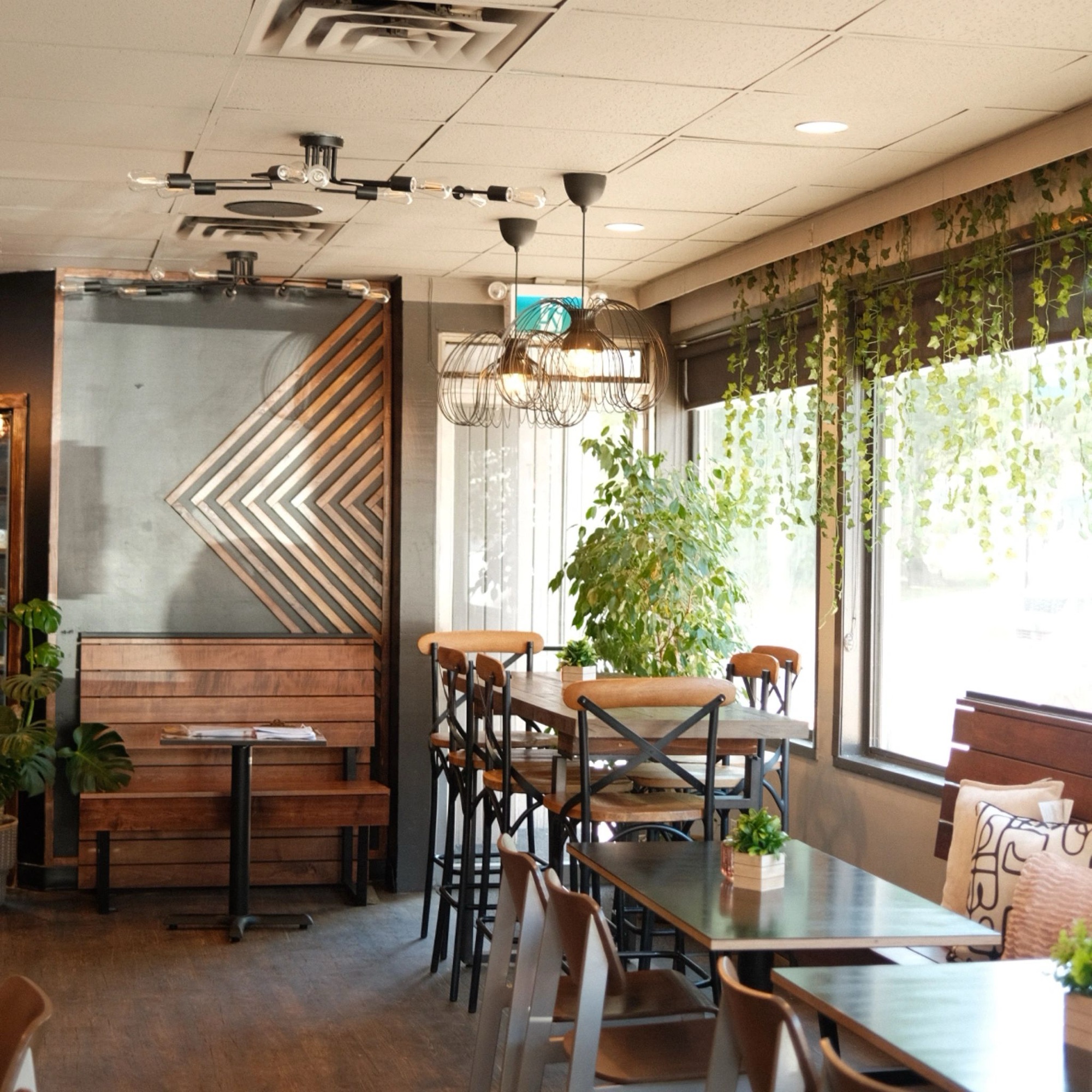 The dining room at Cake Kú Cafe Bistro